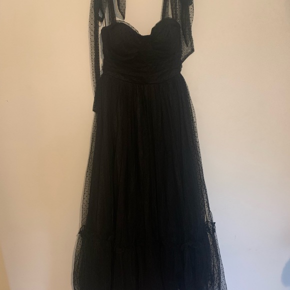 Beautiful black dress - Picture 2 of 3